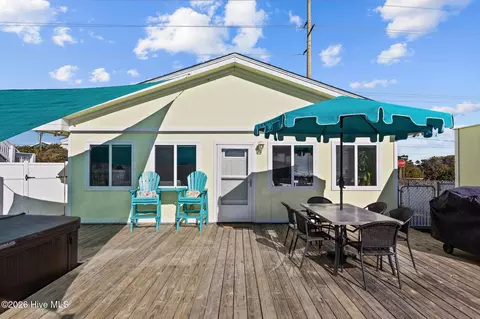 601 Emerald Dr, Emerald Isle, NC 28594