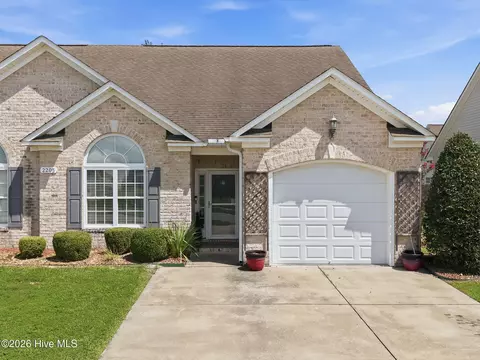 2205 Dovedale Dr #B, Greenville, NC 27834