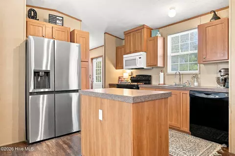 Kitchen - 7175 County Home Rd, Ayden, NC 28513 photo 2 of 3