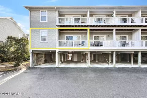608 W Brown St #F, Southport, NC 28461