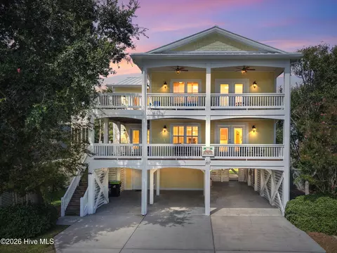 107 SE 69th St, Oak Island, NC 28465