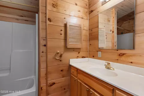 Bath - 960 Ogreeta Rd, Murphy, NC 28906 photo 6 of 7