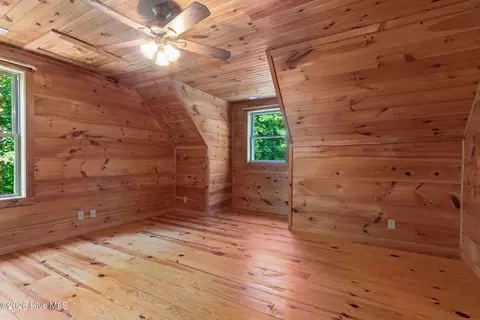 Bedroom - 960 Ogreeta Rd, Murphy, NC 28906 photo 7 of 11