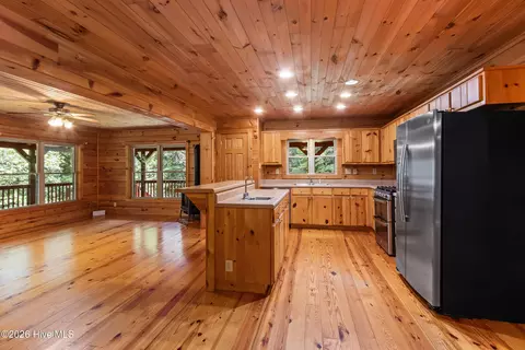 Kitchen - 960 Ogreeta Rd, Murphy, NC 28906 photo 1 of 4