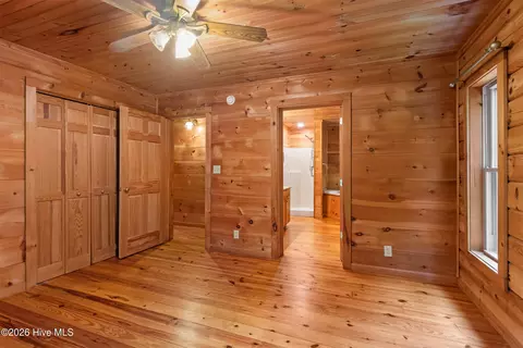 Bedroom - 960 Ogreeta Rd, Murphy, NC 28906 photo 6 of 11