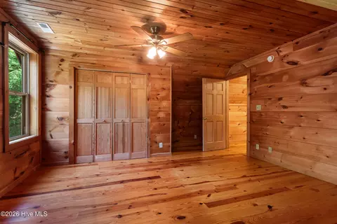 Bedroom - 960 Ogreeta Rd, Murphy, NC 28906 photo 11 of 11