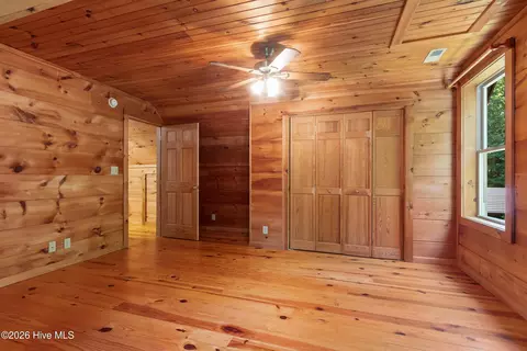 Bedroom - 960 Ogreeta Rd, Murphy, NC 28906 photo 8 of 11