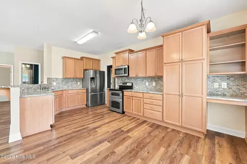 Kitchen - 1284 L Cooper Rd, Cameron, NC 28326 photo 2 of 5