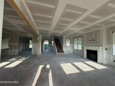 Living - 823 Tupelo Tree Dr, Hubert, NC 28539 photo 3 of 5
