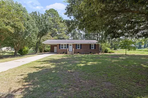 209 Greenacres Rd, Snow Hill, NC 28580
