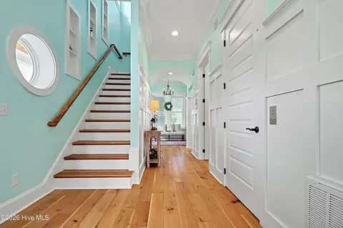 Entry Way - 141 Cove Side Ln, Hampstead, NC 28443 photo 2 of 3