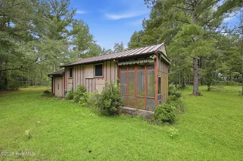 301 Seawell Farm Rd, Bayboro, NC 28515
