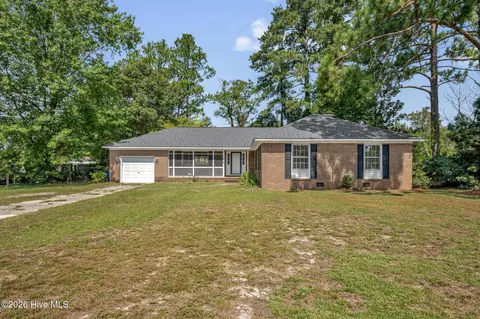 419 Dunmore Rd, Fayetteville, NC 28303