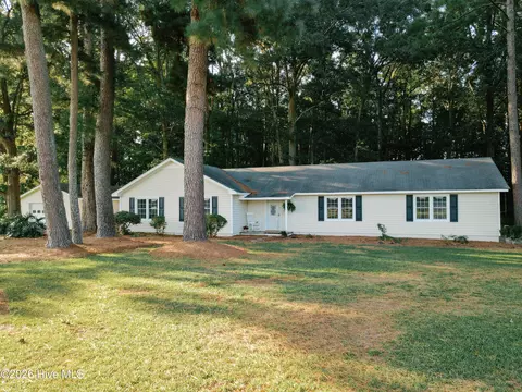 424 Dail Rd, Grimesland, NC 27837