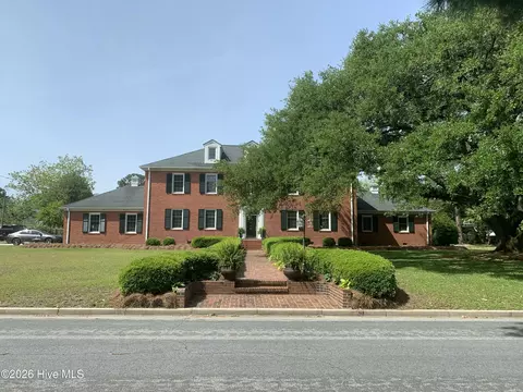 415 Woodland Dr, Jacksonville, NC 28540
