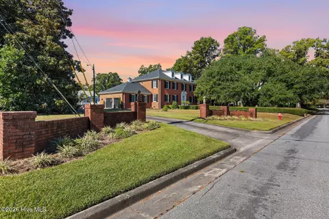 415 Woodland Dr, Jacksonville, NC 28540