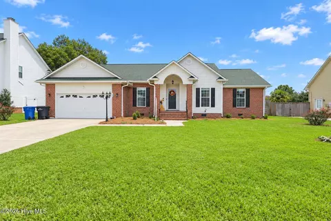 204 Hudson Ln, Jacksonville, NC 28540