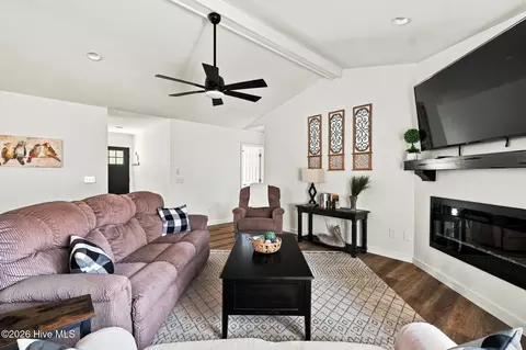 Living - 9 Alexander Ln, Pinehurst, NC 28374 photo 3 of 4