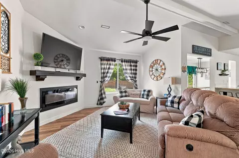 Living - 9 Alexander Ln, Pinehurst, NC 28374 photo 2 of 4