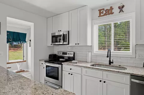 Kitchen - 9 Alexander Ln, Pinehurst, NC 28374 photo 5 of 5