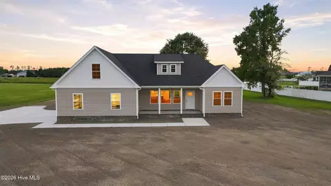 446 Pointe Vista Dr, Elizabeth City, NC 27909