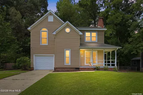 128 Robinhood Dr, Jacksonville, NC 28546