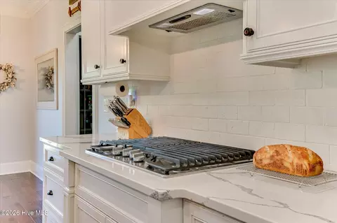 Kitchen - 323 Pump House Rd, Evans, GA 30809 photo 6 of 9