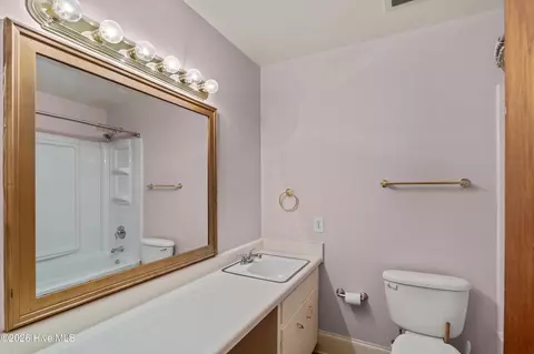 Bath - 4581 Hickory Dr, Evans, GA 30809 photo 1 of 3
