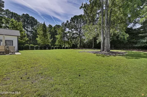 Exterior - 11 Sailview Ct, Hampstead, NC 28443 photo 4 of 7