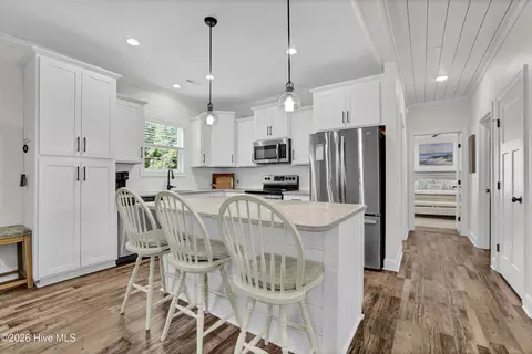 Kitchen - 11 Sailview Ct, Hampstead, NC 28443 photo 1 of 3