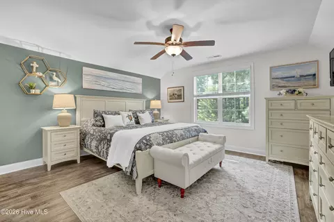 Bedroom - 11 Sailview Ct, Hampstead, NC 28443 photo 2 of 3
