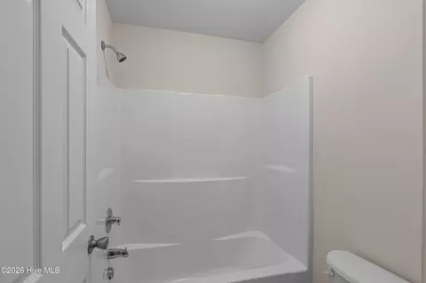 Bath - 2121 Reserve Ln, Augusta, GA 30907 photo 5 of 5