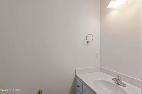 Bath - 2121 Reserve Ln, Augusta, GA 30907 photo 2 of 5