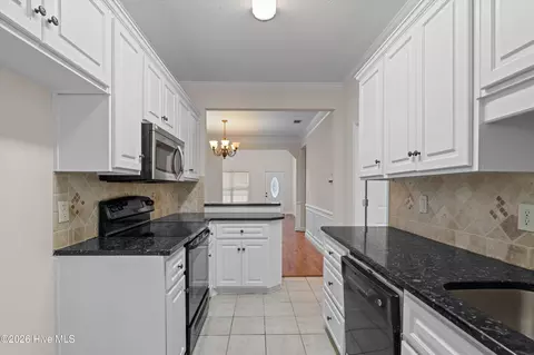 Kitchen - 2121 Reserve Ln, Augusta, GA 30907 photo 5 of 6