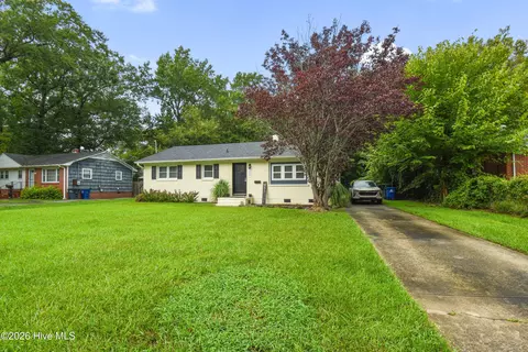 305 White Oak St, Jacksonville, NC 28540