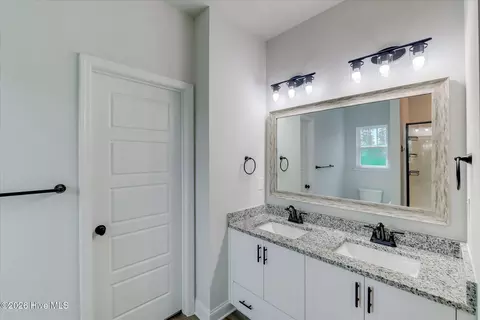 Bath - 4039 Cottingham Way, Augusta, GA 30909 photo 1 of 3