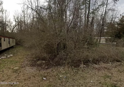 80 Koonce St, Maysville, NC 28555
