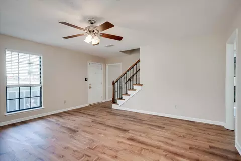 Living - 2214 Pleasant Dr, Augusta, GA 30907 photo 3 of 5