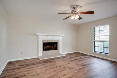 Living - 2214 Pleasant Dr, Augusta, GA 30907 photo 4 of 5