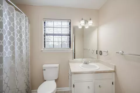 Bath - 2214 Pleasant Dr, Augusta, GA 30907 photo 2 of 3