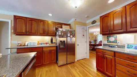 Kitchen - 28 Devon Dr, Pinehurst, NC 28374 photo 5 of 6