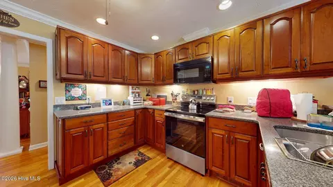 Kitchen - 28 Devon Dr, Pinehurst, NC 28374 photo 1 of 6