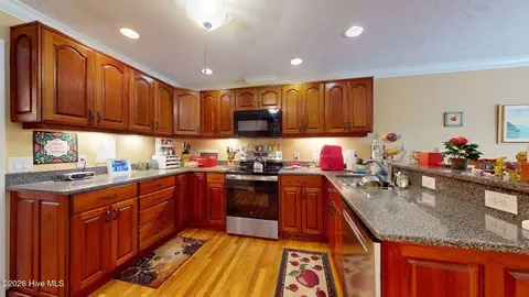 Kitchen - 28 Devon Dr, Pinehurst, NC 28374 photo 2 of 6