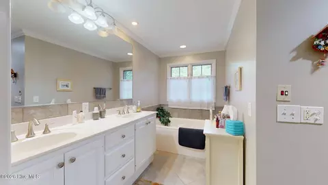 Bath - 28 Devon Dr, Pinehurst, NC 28374 photo 4 of 9