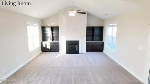 Living - 3009 Sharpnose St, New Bern, NC 28562 photo 2 of 3