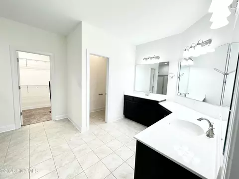 Bath - 3009 Sharpnose St, New Bern, NC 28562 photo 3 of 5