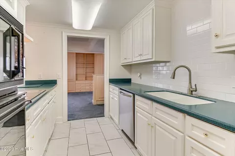 Kitchen - 1 7th St #1404, Augusta, GA 30901 photo 5 of 6