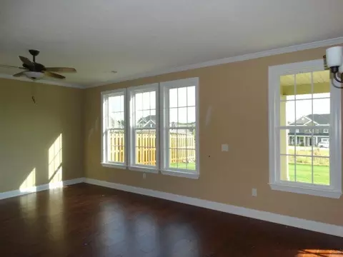 Living - 1033 Ardrey Cir, Evans, GA 30809 photo 2 of 3