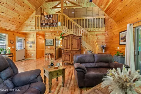 Living - 84 Oakcrest Ln, Murphy, NC 28906 photo 4 of 4