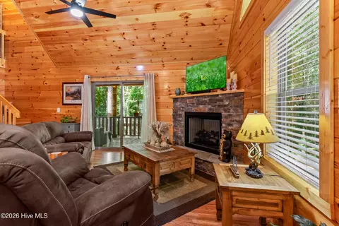 Living - 84 Oakcrest Ln, Murphy, NC 28906 photo 1 of 4